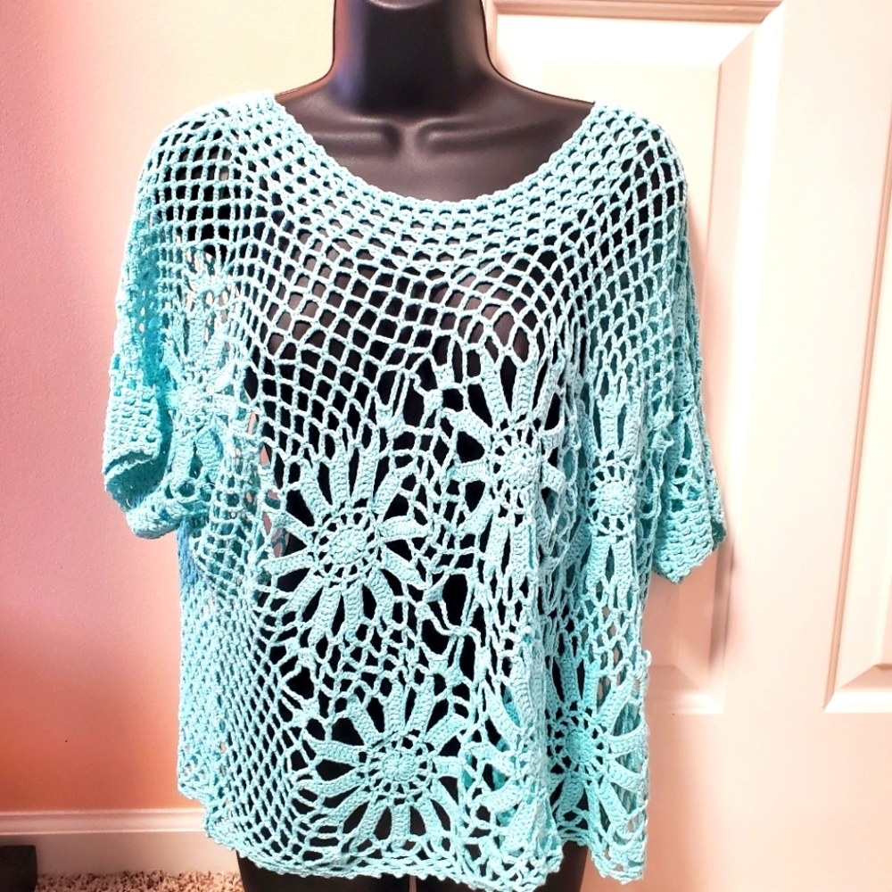 2b bebe Crochet Sweater NWOT